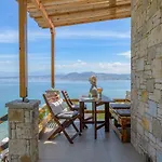 Crystal Villa Chalkís