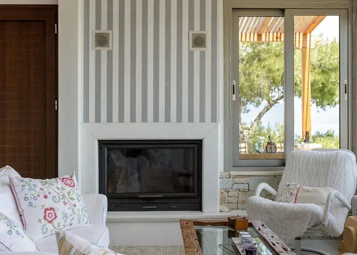 Crystal Villa Chalkida